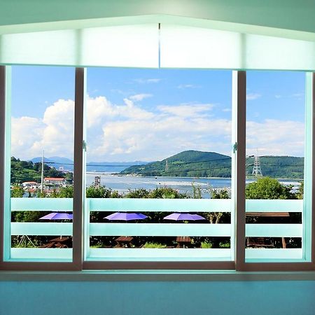 Tongyeong Paper Island Pension Екстериор снимка