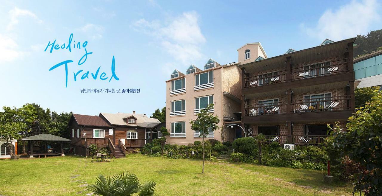 Tongyeong Paper Island Pension Екстериор снимка
