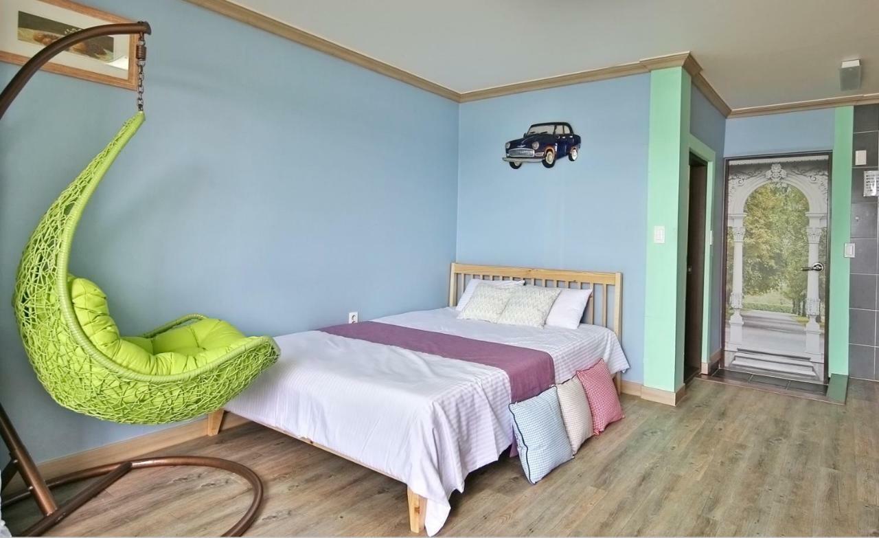 Tongyeong Paper Island Pension Екстериор снимка