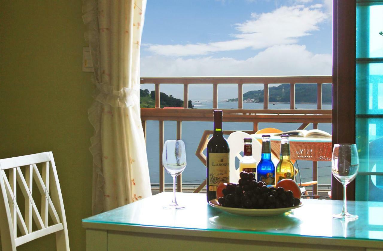 Tongyeong Paper Island Pension Екстериор снимка